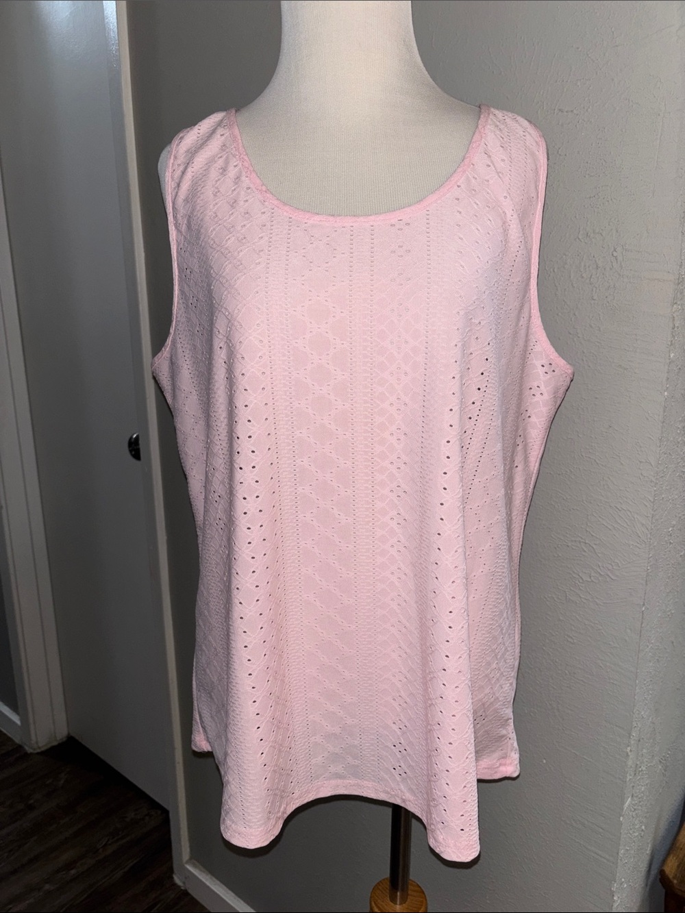 Women’s Pink Eyelet Tank Top